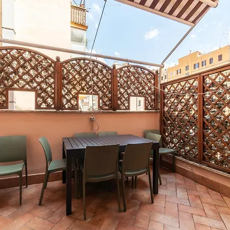 4-rooms Flat At Vatican Apartment